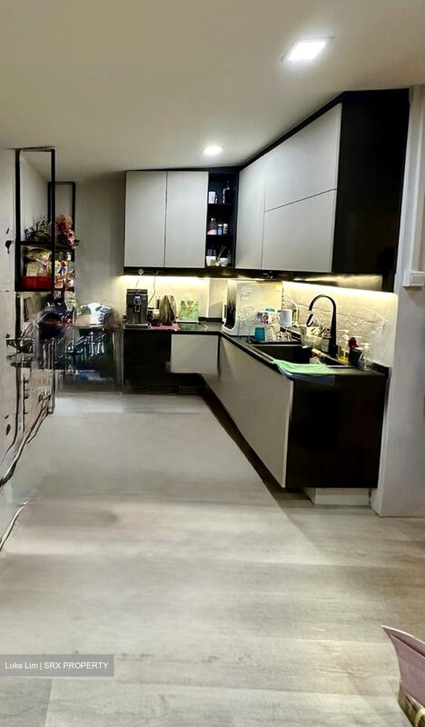 Eng Aun Mansion (D11), Shop House #503526371